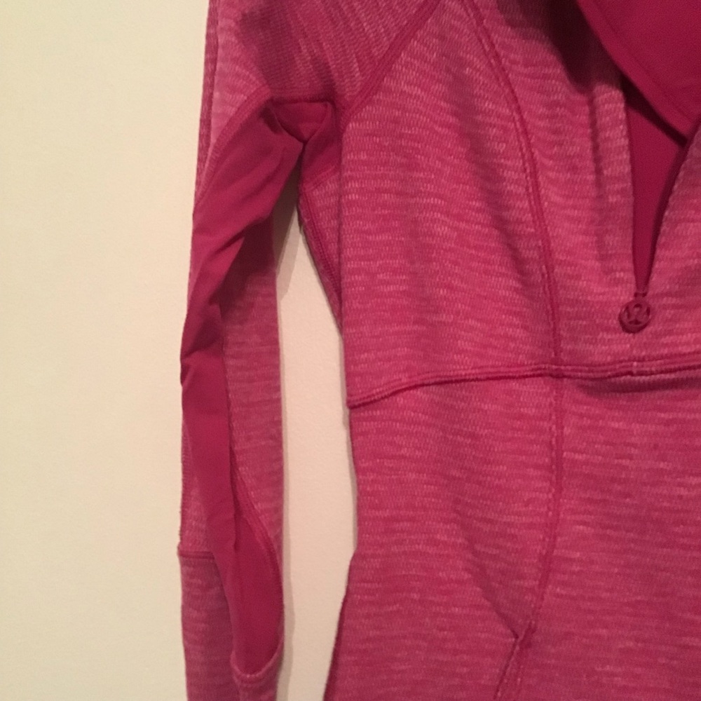 NWOT Lululemon Base Runner 1/2 Zip
Mini Check Pique Raspberry / Raspberry - Picture 12 of 16